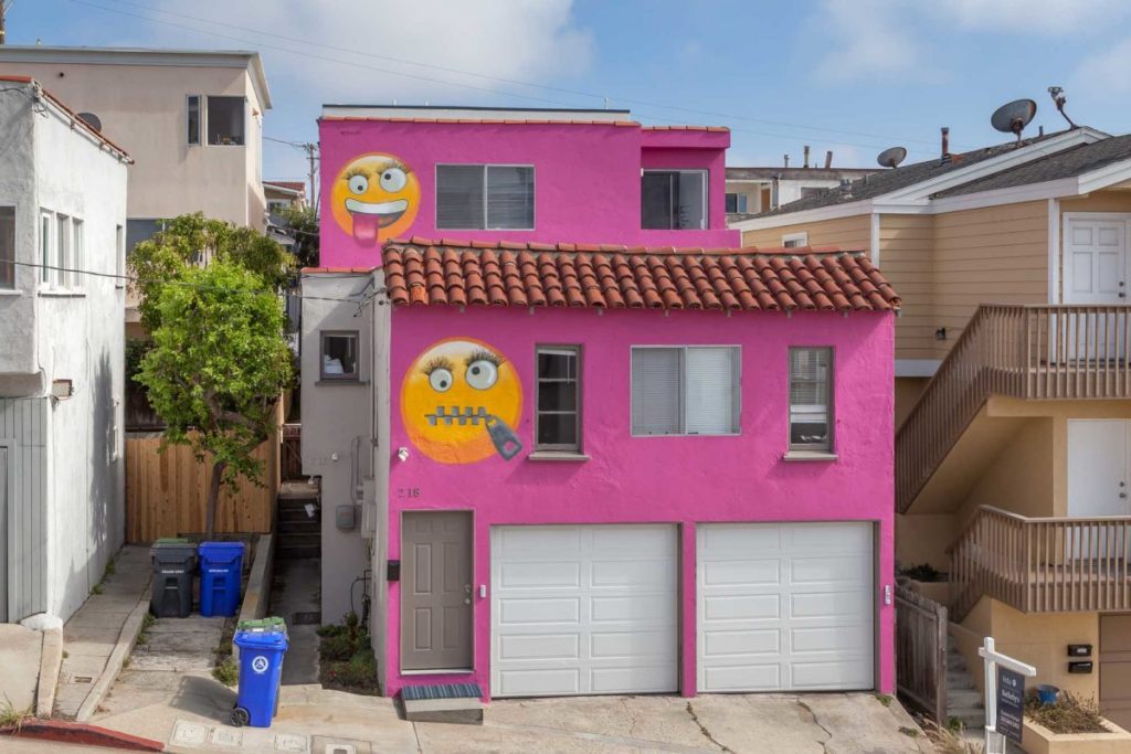 Emoji House v Manhattanu